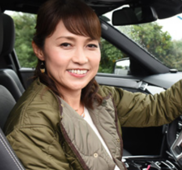 愛車遍歴 岡崎朋美はスポーツカーが大好き 現在の乗っている愛車のベンツがカッコよすぎる いつでも知りたがり